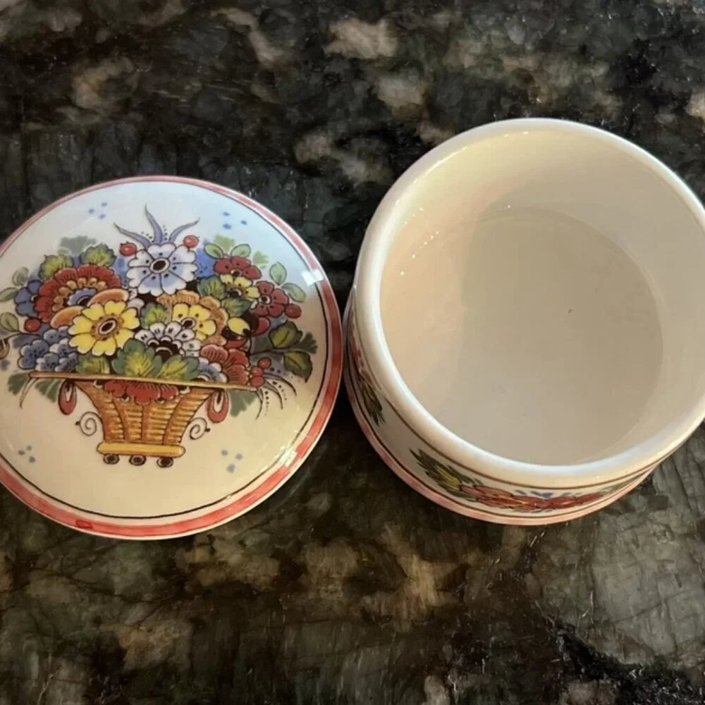 NOS Vintage Delft Holland Pottery Handpainted Polychrome Round Trinket Box